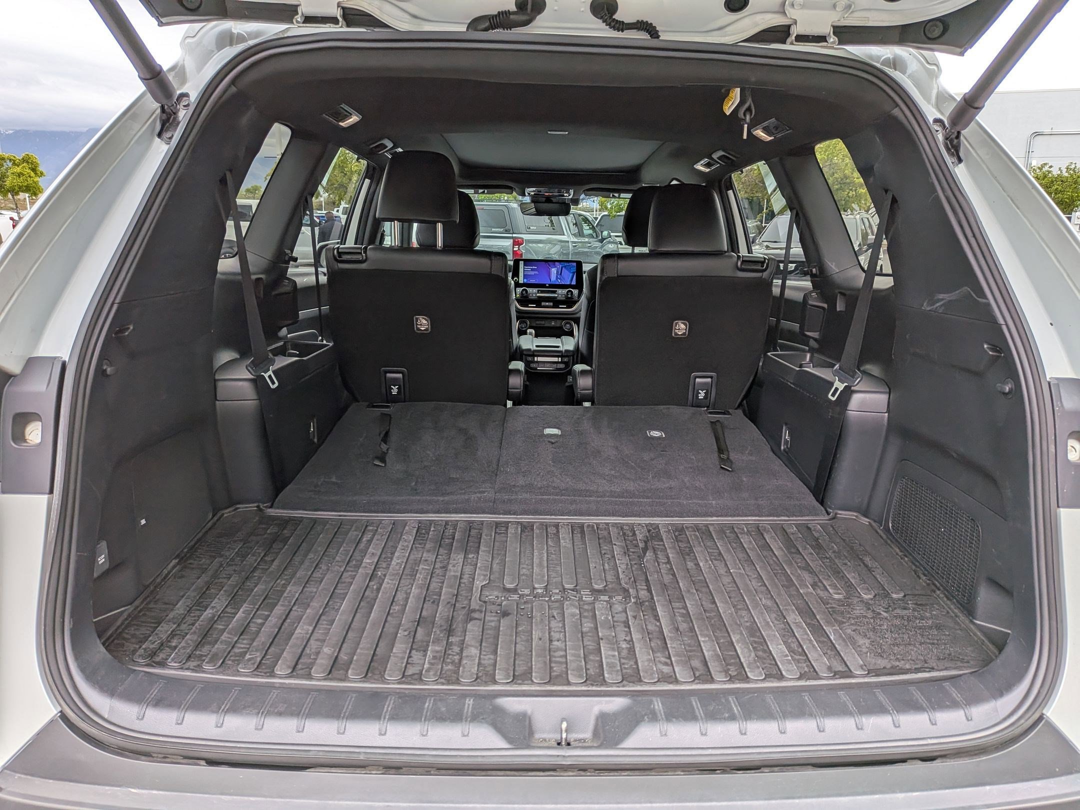 Used 2024 Toyota Grand Highlander AWD Hybrid image 32