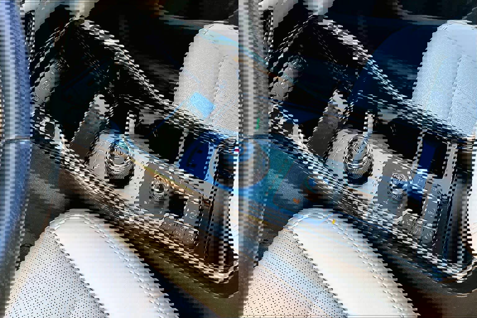 Used 2022 Kia Sorento SX image 16