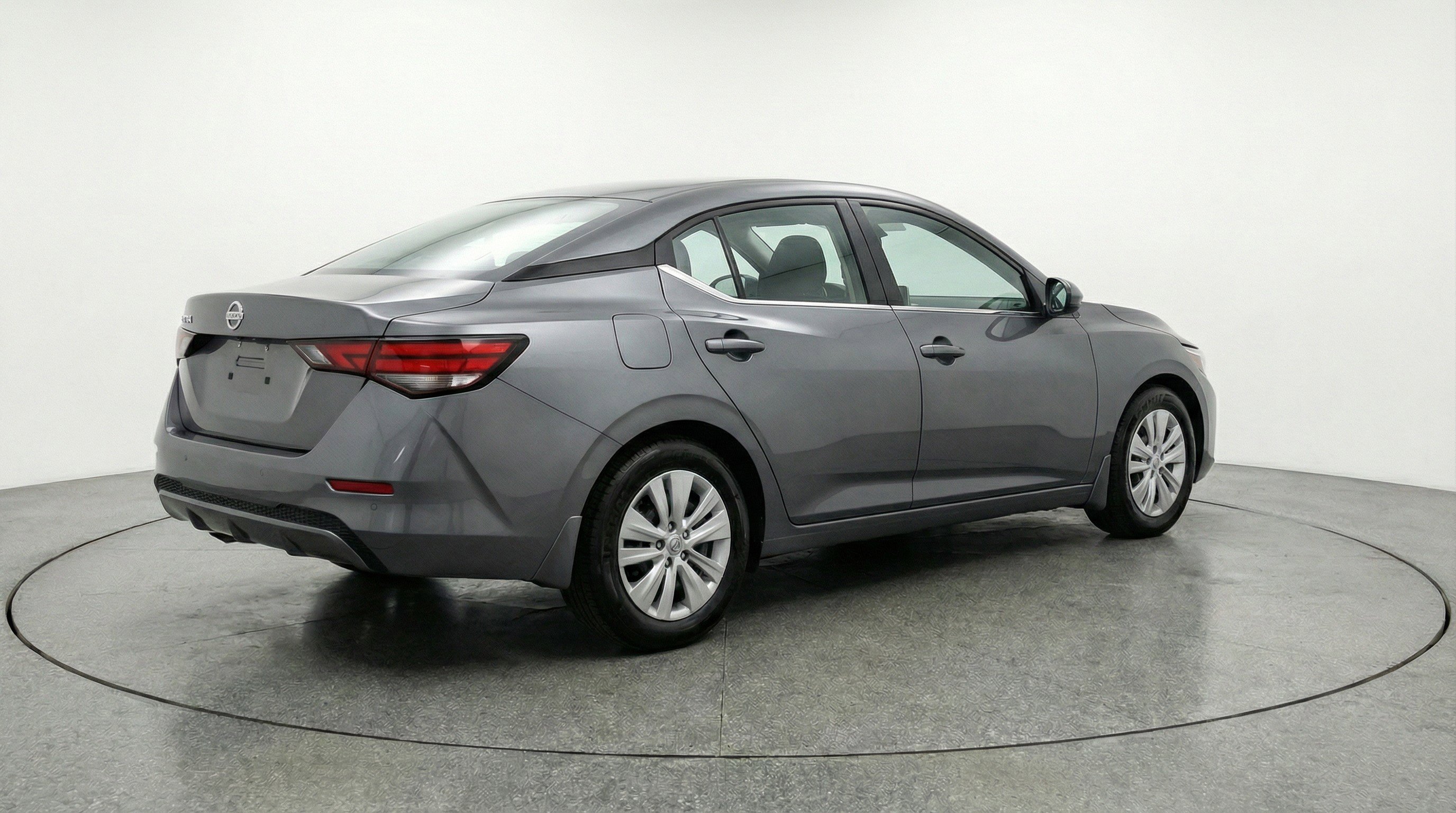 Used 2025 Nissan Sentra S FWD image 9