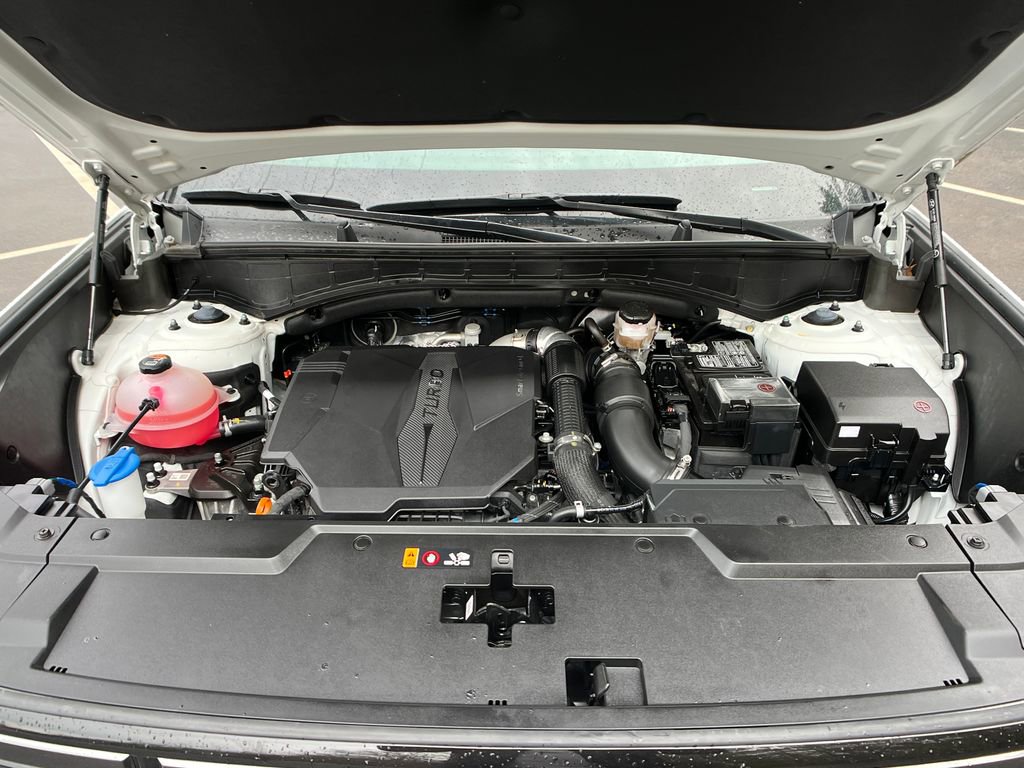 Used 2025 Hyundai Santa Fe Limited image 24