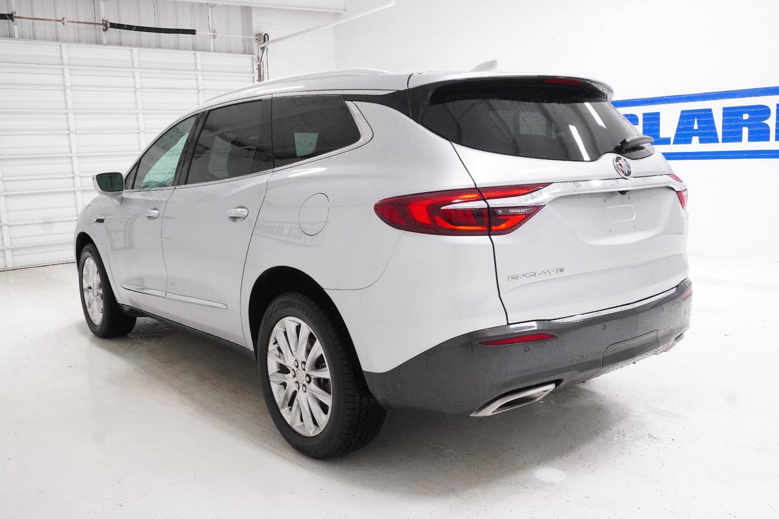 Used 2020 Buick Enclave Essence w/ Sound and Sites Package FWD image 10