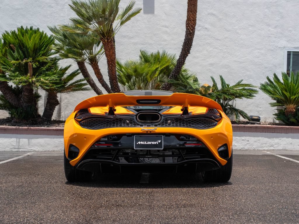 Used 2025 McLaren 750S RWD image 5