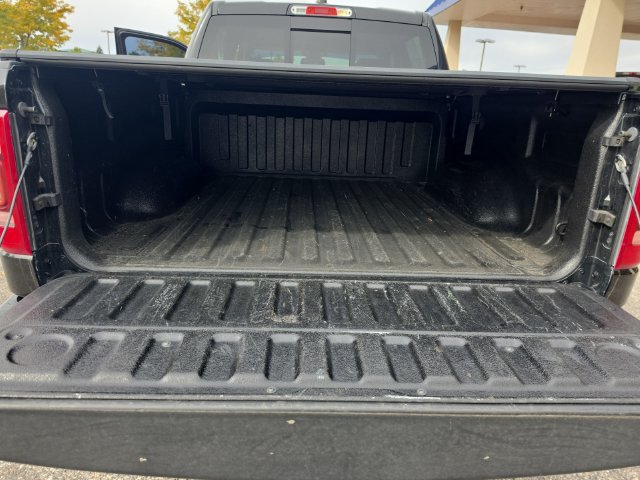 Used 2019 RAM 1500 Laramie AWD/4WD image 18