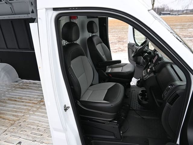 Used 2024 RAM ProMaster 2500 w/ Convenience Group image 22