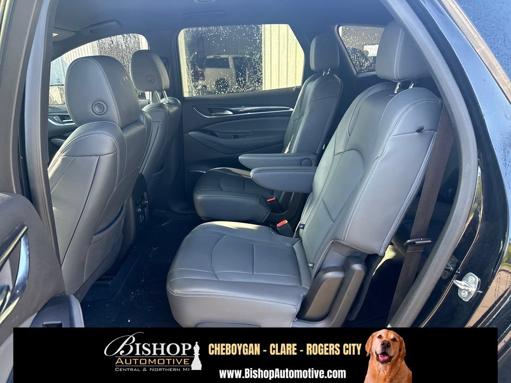 Used 2023 Buick Enclave Essence AWD/4WD image 16