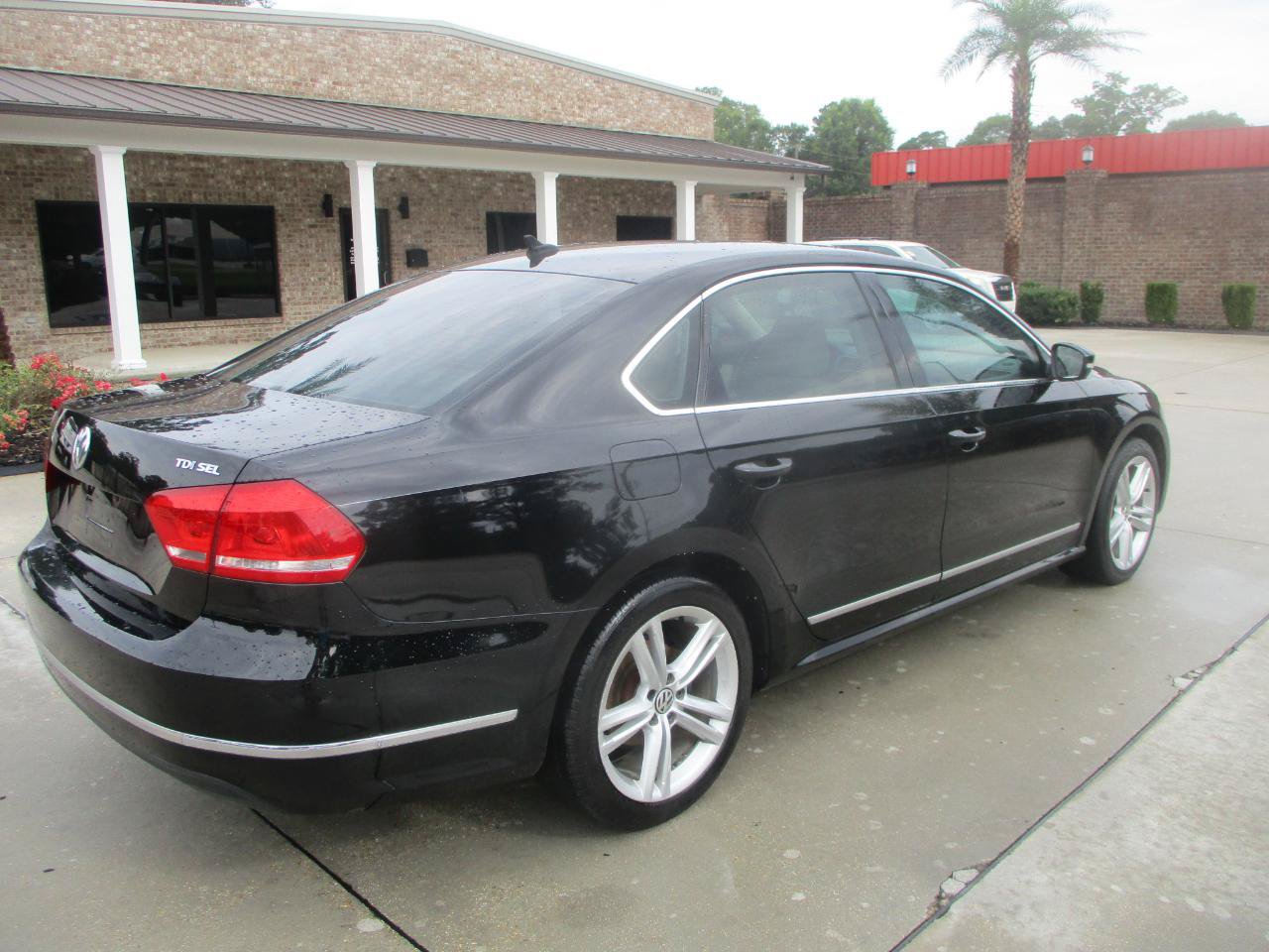 Used 2014 Volkswagen Passat TDI SEL Premium FWD image 11