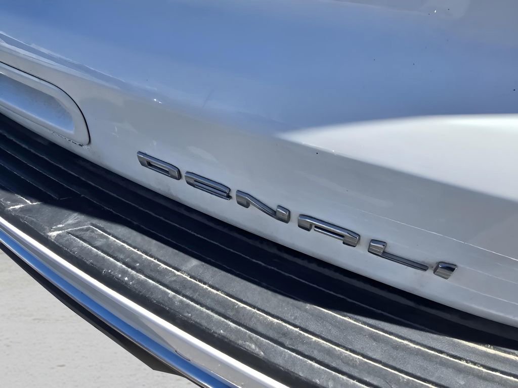 Used 2023 GMC Yukon Denali image 11