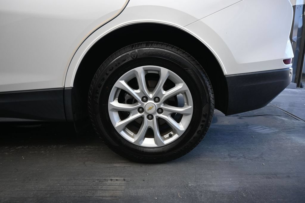 Used 2018 Chevrolet Equinox LT FWD image 12