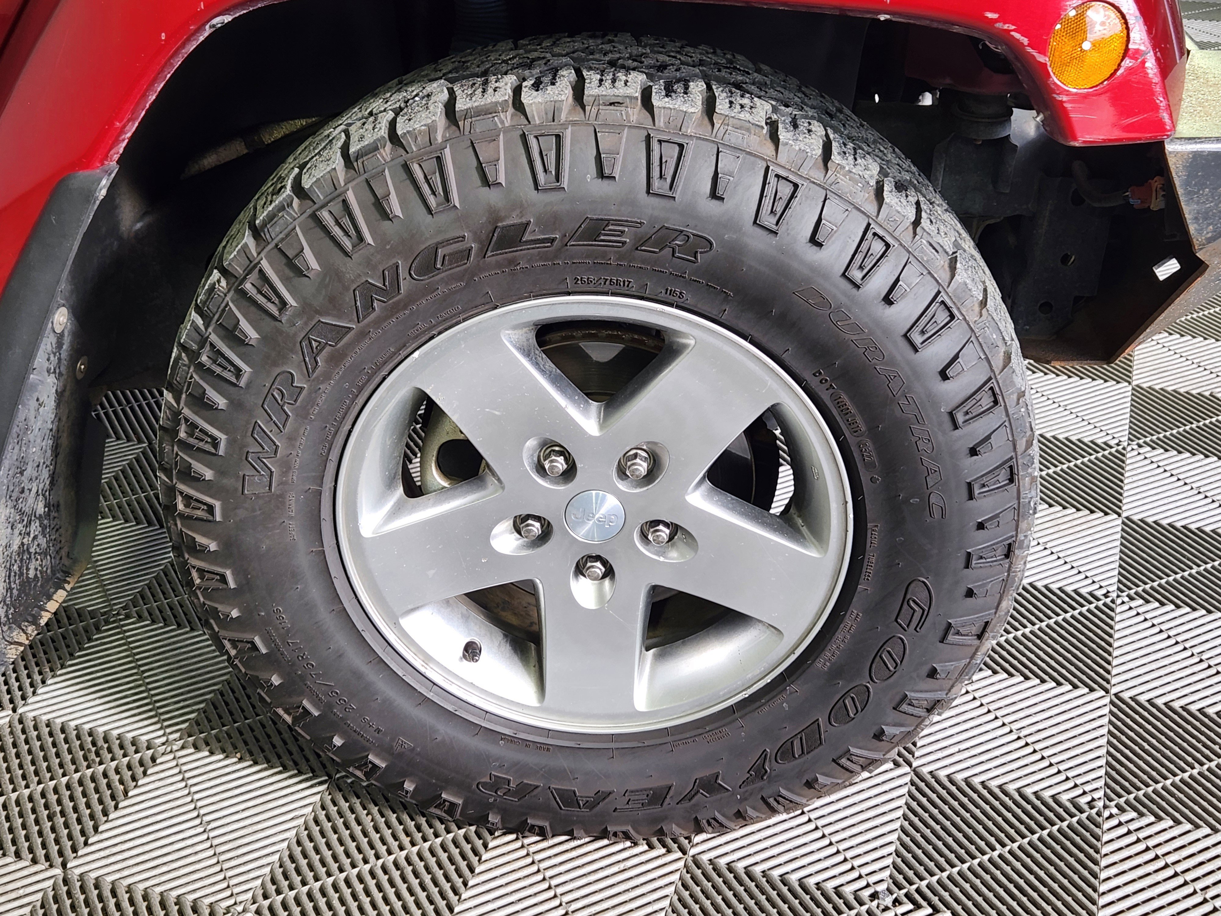 Used 2012 Jeep Wrangler Rubicon w/ PWR Convenience Group image 9