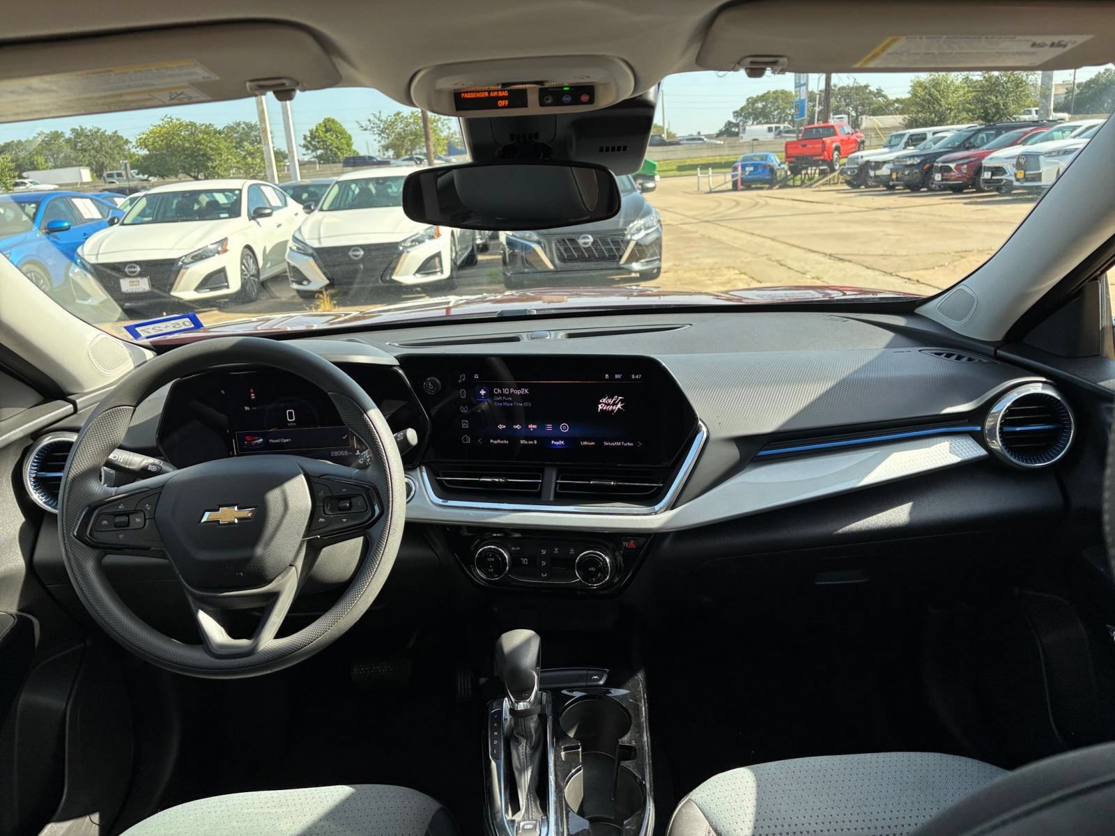 Used 2025 Chevrolet Trax LT FWD image 27