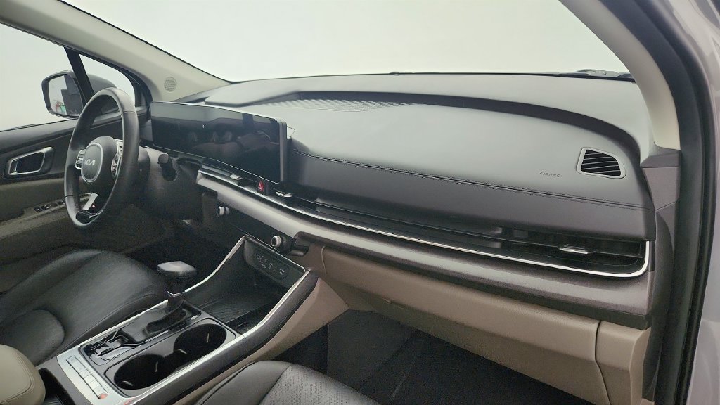 Used 2026 Kia Carnival EX FWD image 30