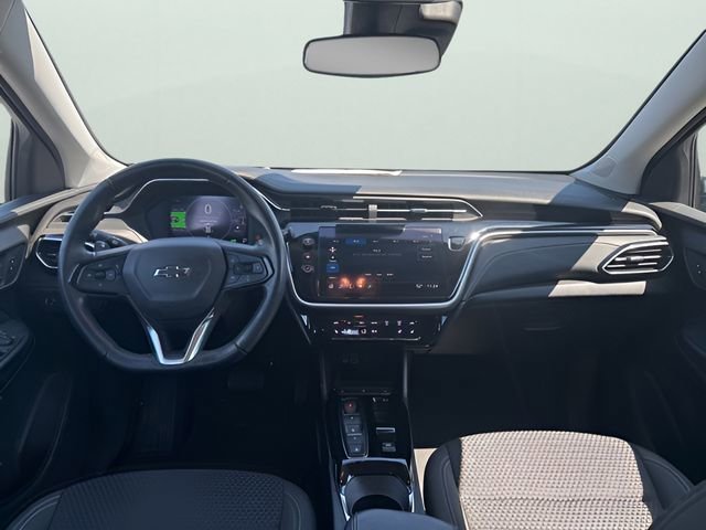 Used 2022 Chevrolet Bolt EUV LT w/ Comfort Package FWD image 15