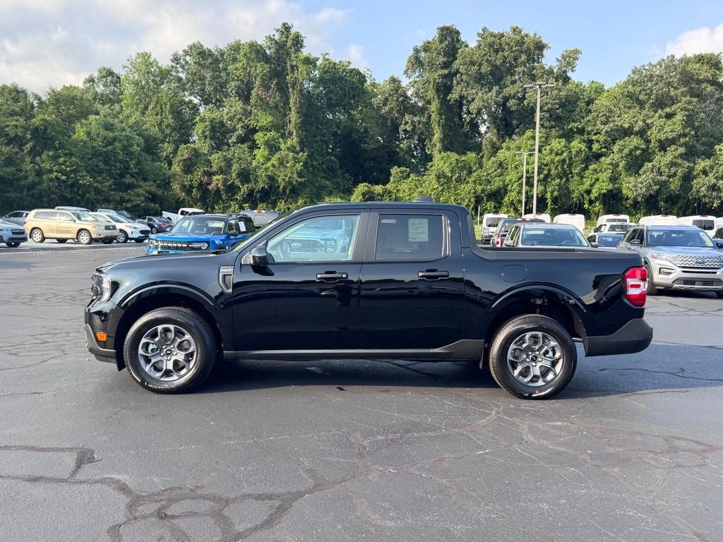 New 2026 Ford Maverick XLT w/ XLT Luxury Package FWD image 3