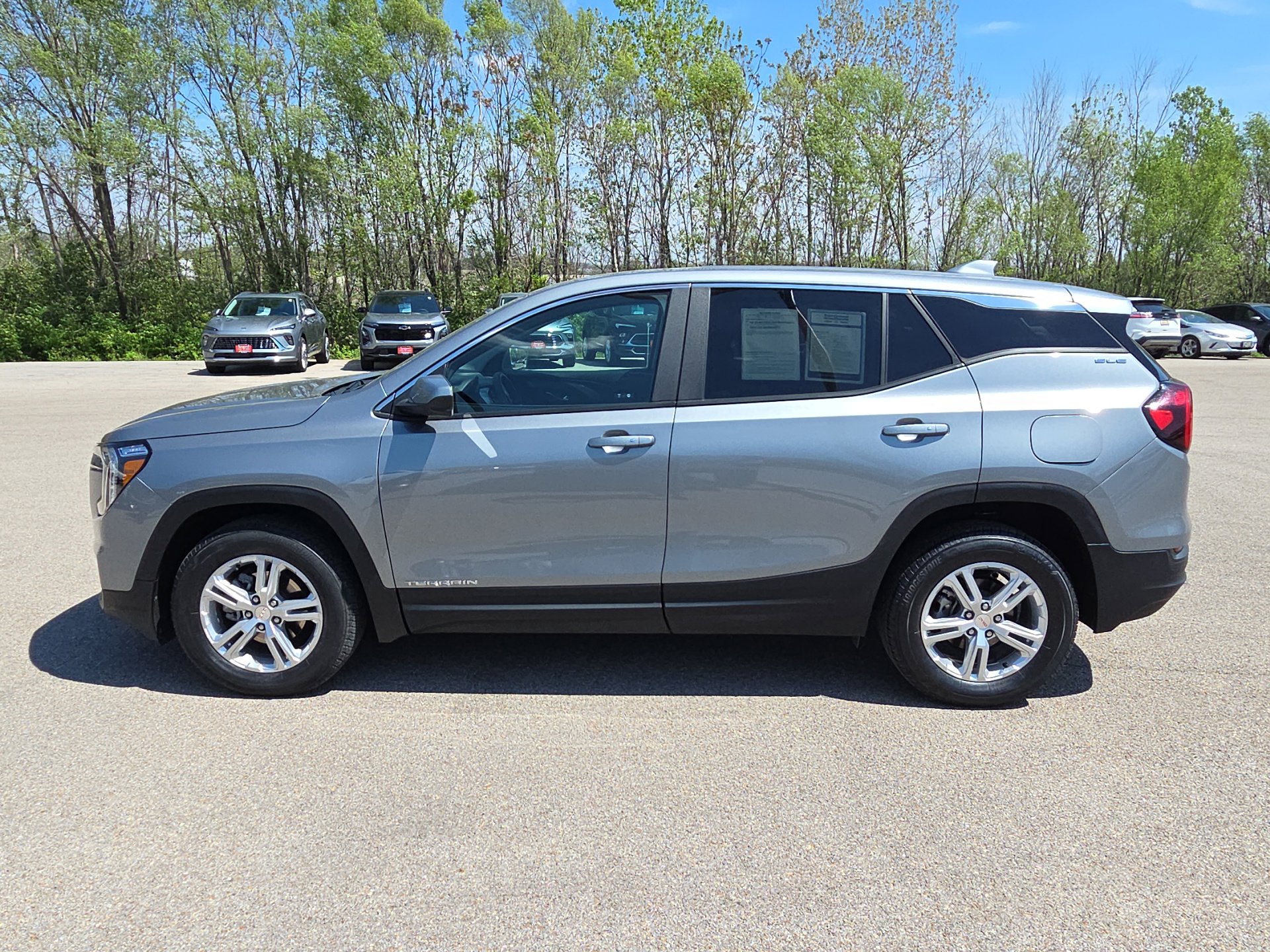 Used 2024 GMC Terrain SLE image 5