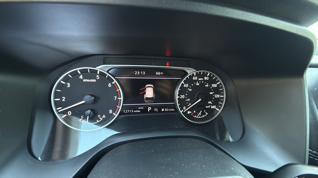 Used 2025 Nissan Rogue S AWD/4WD image 18