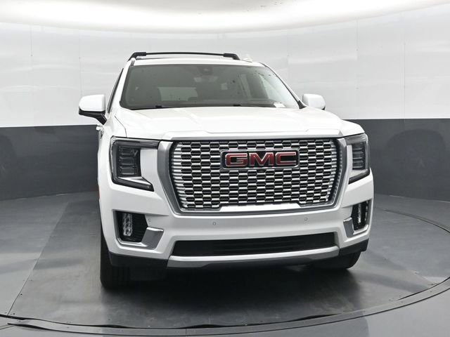 Used 2021 GMC Yukon Denali w/ Denali Premium Package image 9