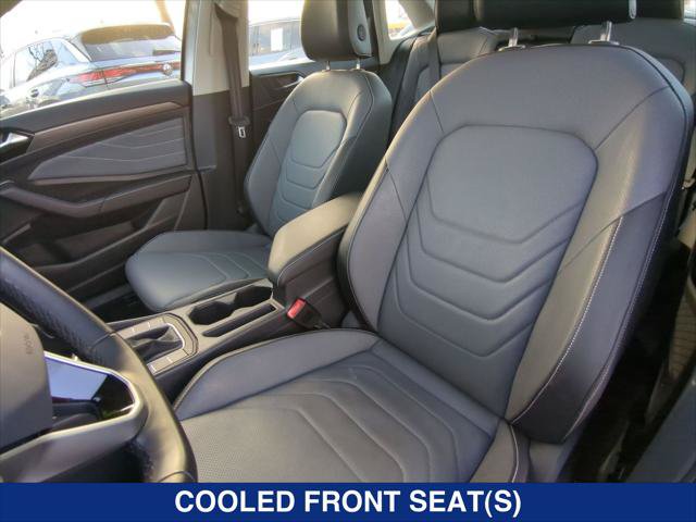 Certified 2025 Volkswagen Jetta SEL FWD image 20