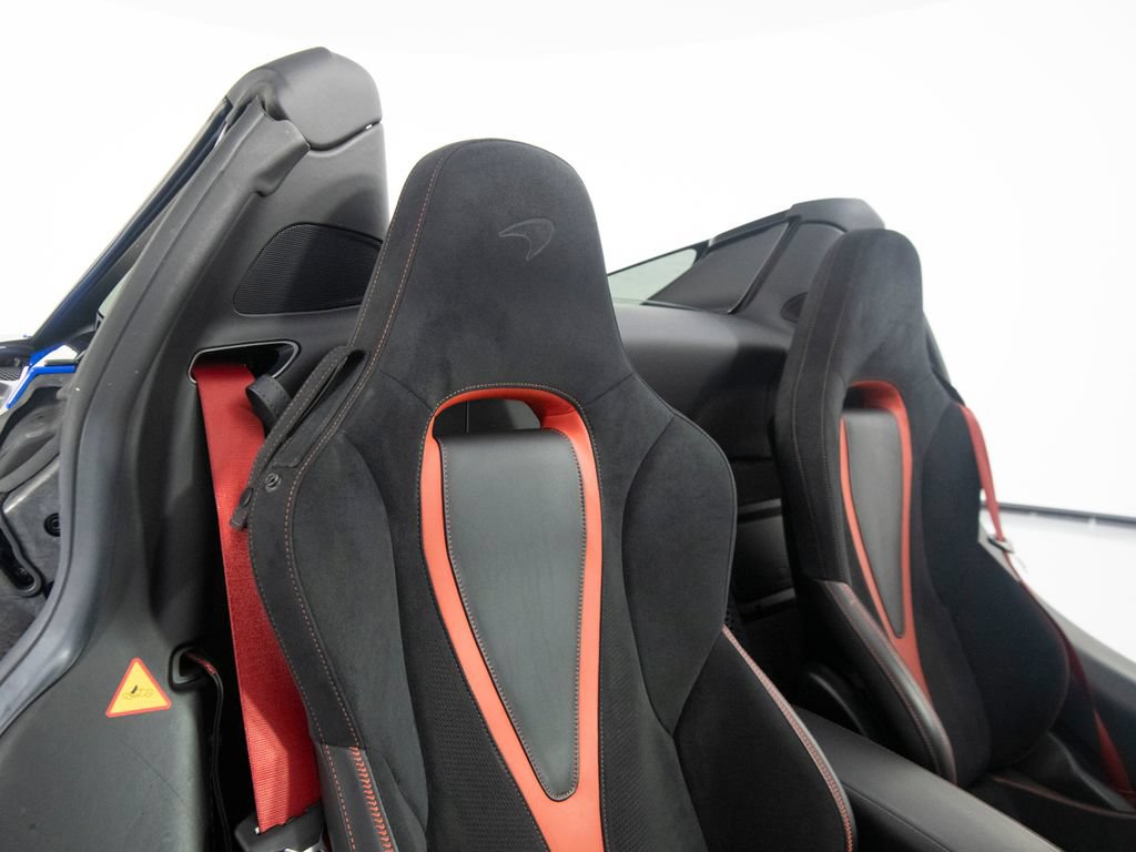 Used 2020 McLaren 720S Spider RWD image 32