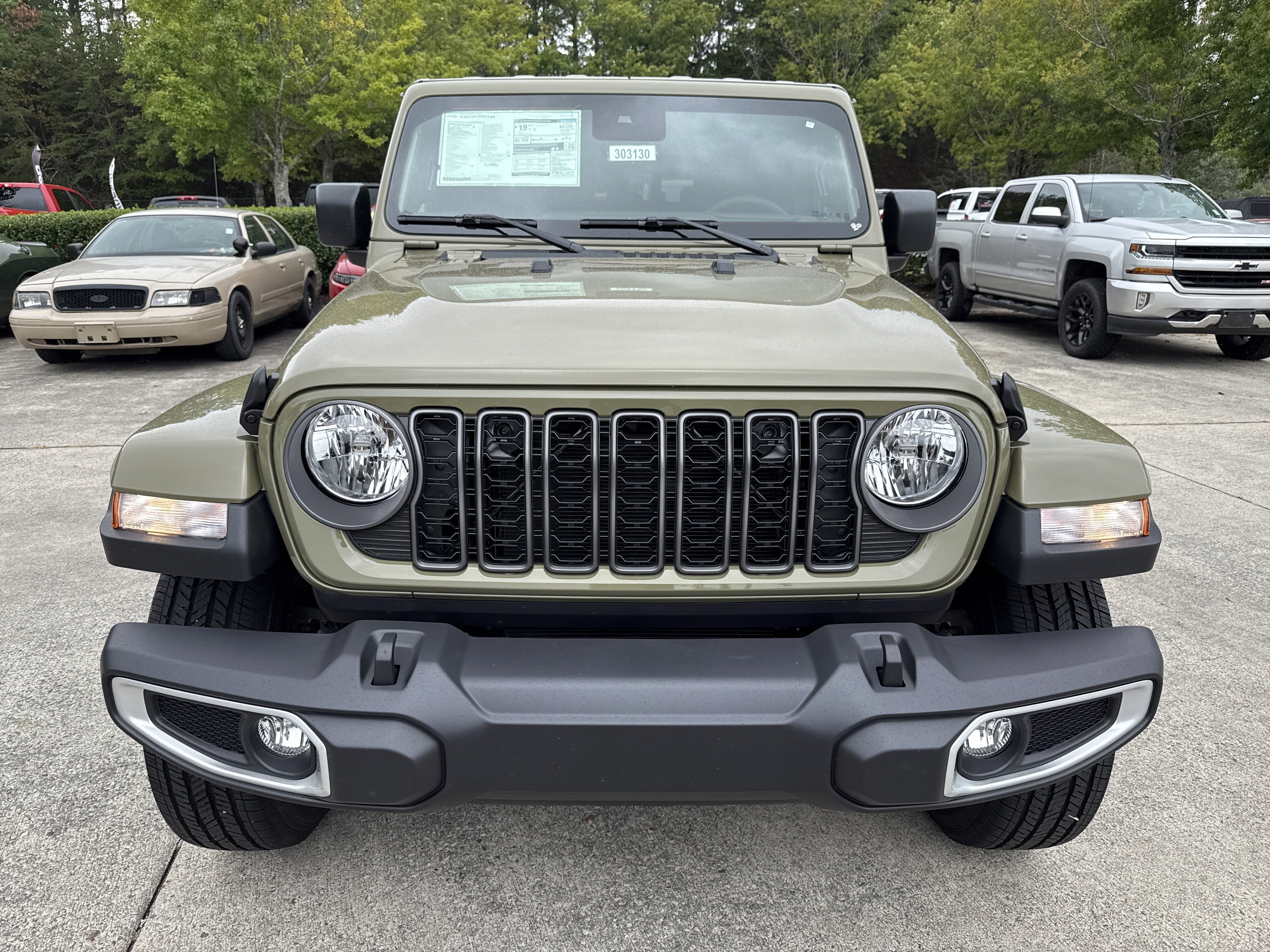 New 2025 Jeep Gladiator Sport w/ Premium Package image 2