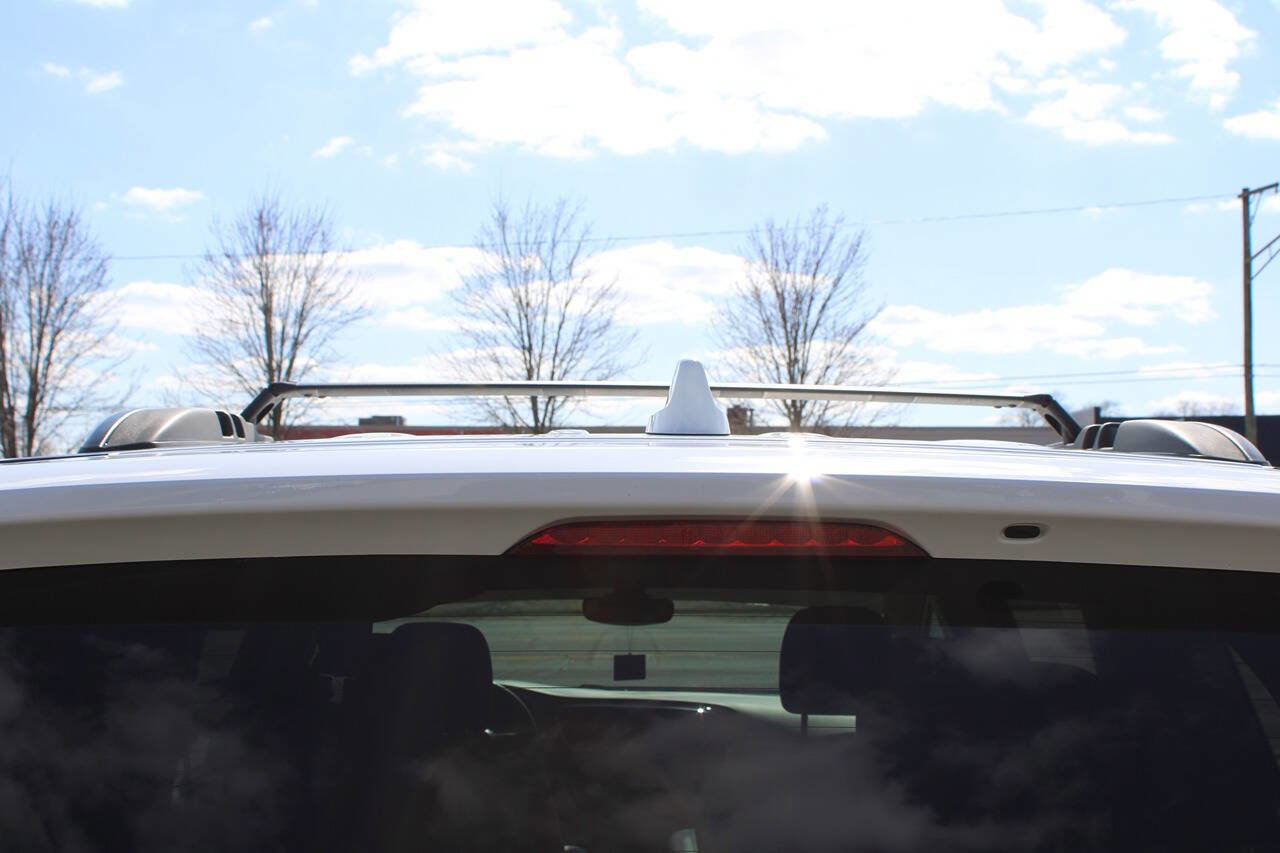 Used 2017 Chrysler Pacifica Touring Plus w/ Tire & Wheel Group image 27