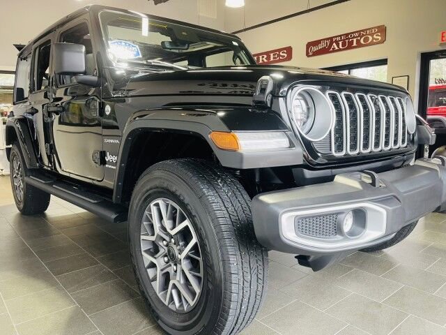 Used 2024 Jeep Wrangler Unlimited Sahara w/ Technology Group AWD/4WD image 5