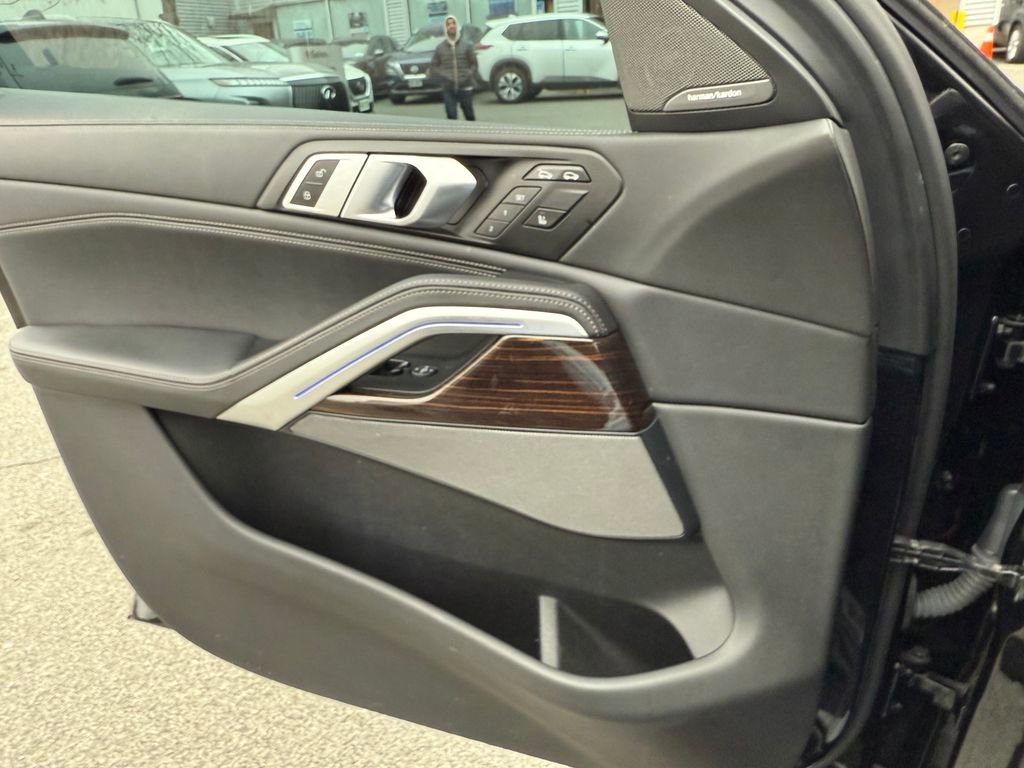 Used 2024 BMW X6 xDrive40i w/ Premium Package AWD/4WD image 25