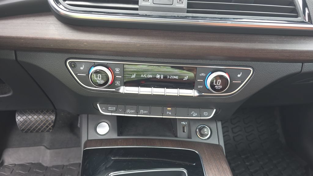 Used 2023 Audi Q5 2.0T Premium w/ Convenience Package AWD/4WD image 20