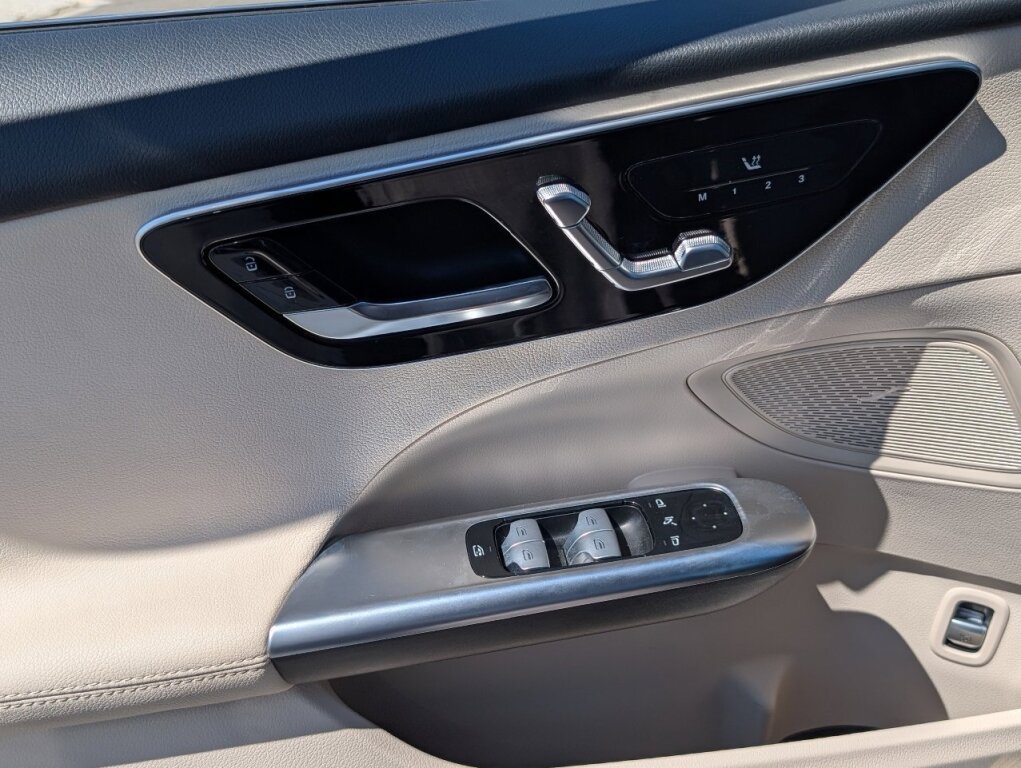 Used 2025 Mercedes-Benz C 300 4MATIC Sedan image 15
