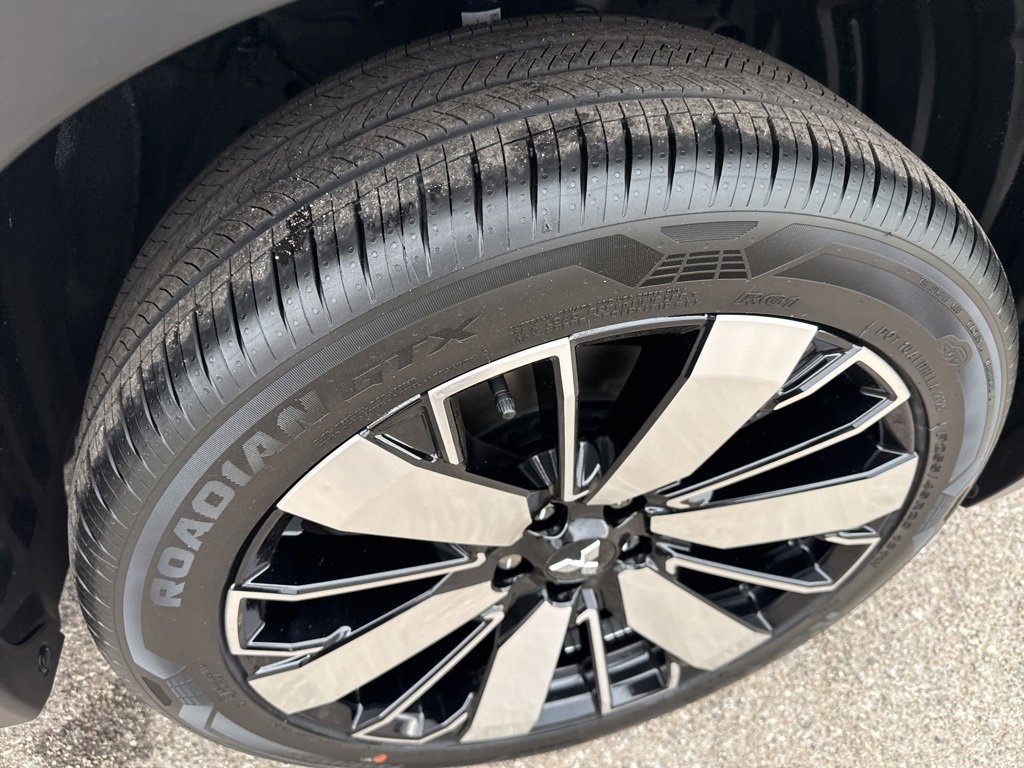 New 2025 Mitsubishi Outlander SE image 12