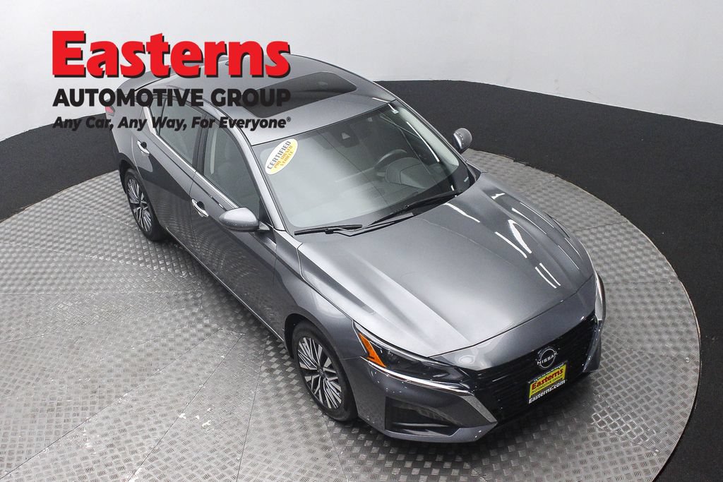 Used 2024 Nissan Altima 2.5 SV w/ SV Premium Package AWD/4WD image 3