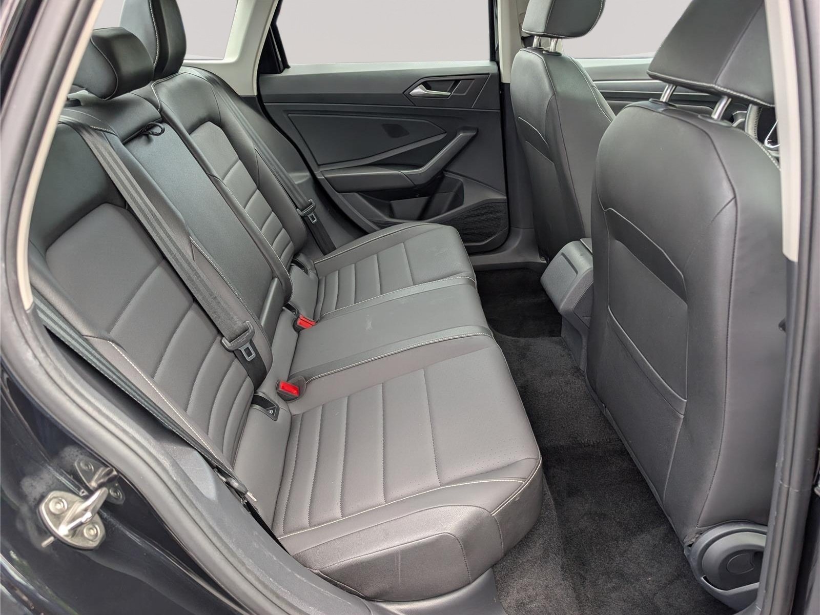 Used 2024 Volkswagen Jetta SE w/ Panoramic Sunroof Package FWD image 13