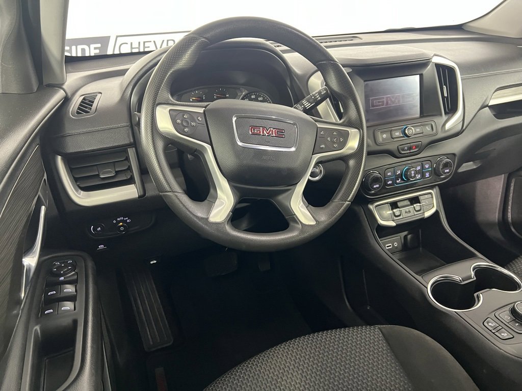 Used 2024 GMC Terrain SLE w/ Driver Convenience Package image 16