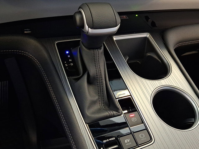 Used 2026 Toyota Sienna XLE image 17