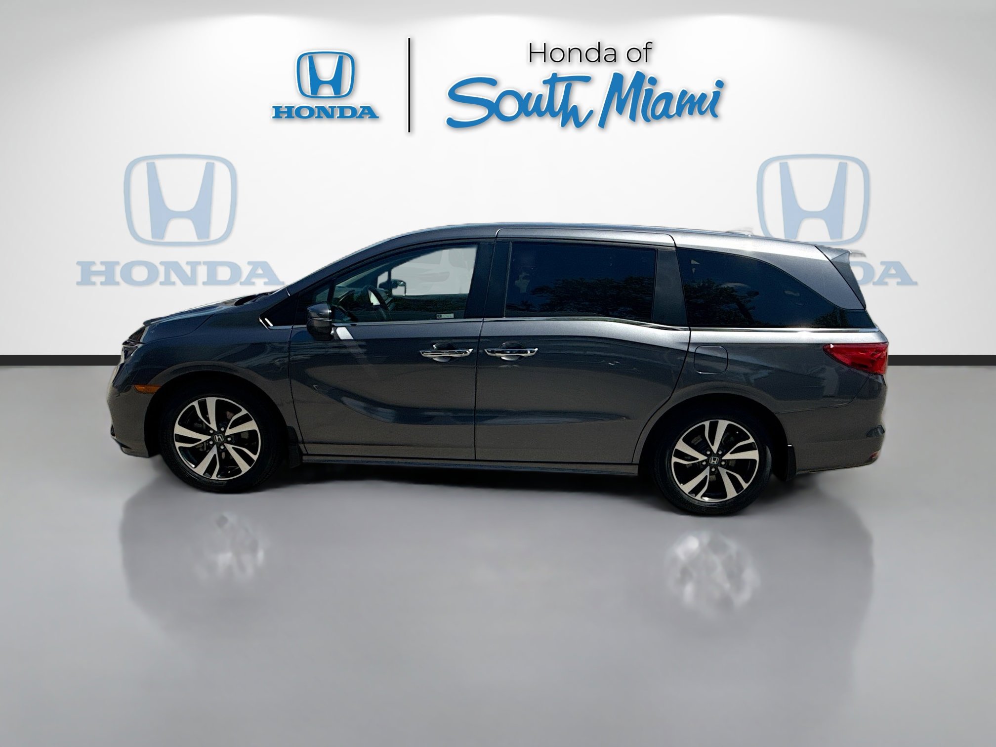 Certified 2024 Honda Odyssey Touring image 4
