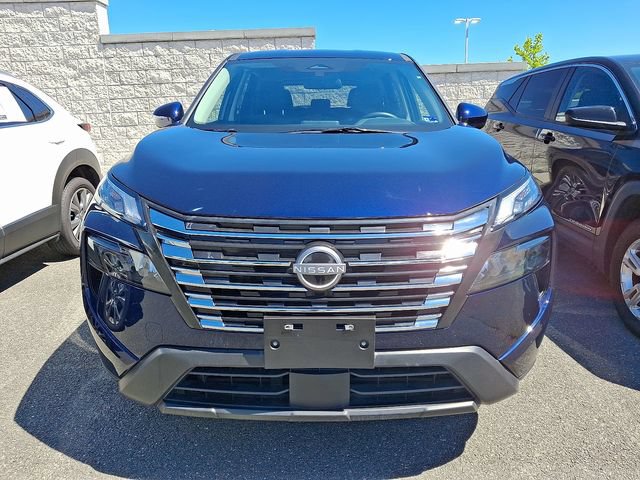 Used 2026 Nissan Rogue SV AWD/4WD image 2