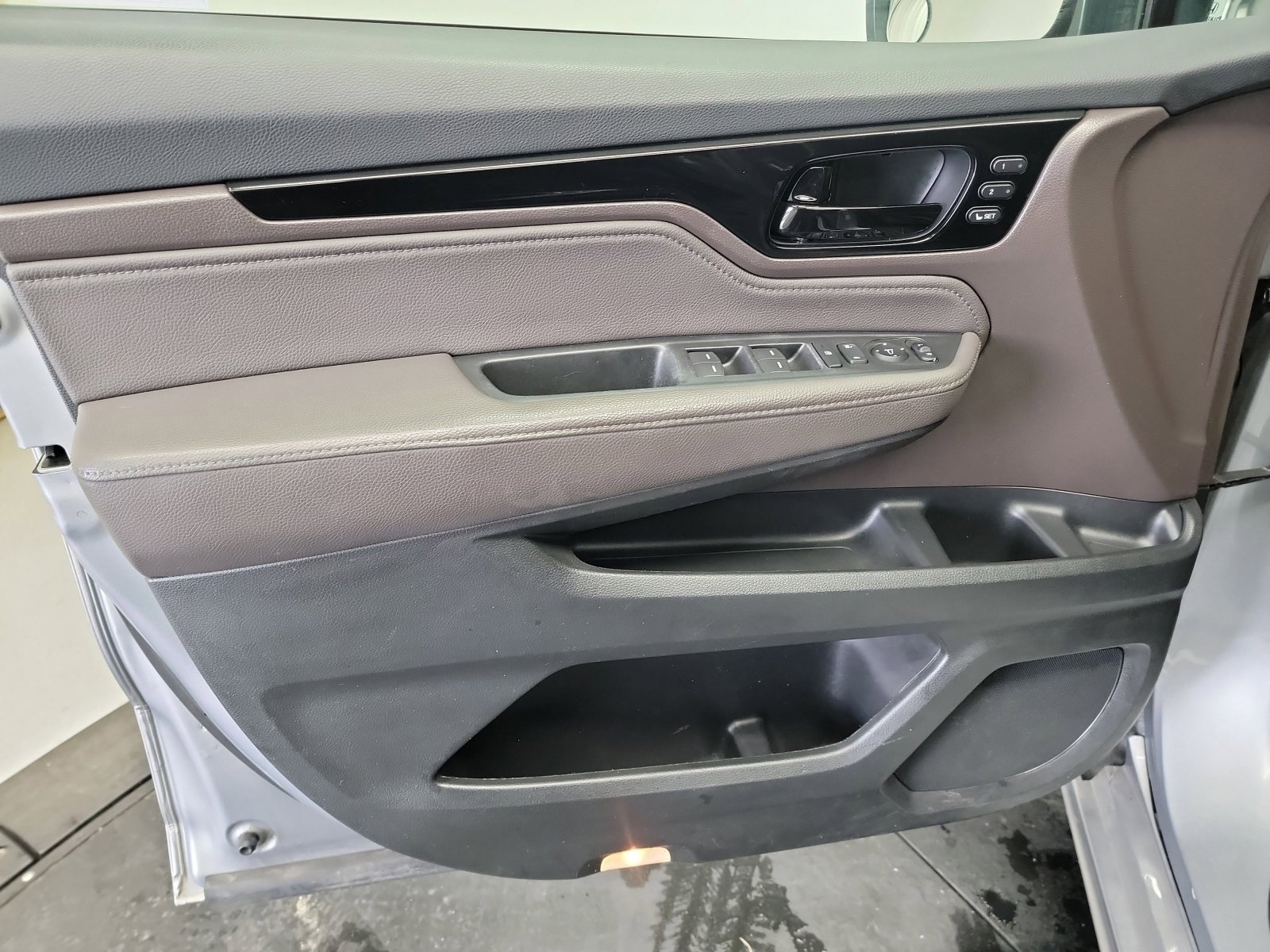 Used 2023 Honda Odyssey Touring image 13