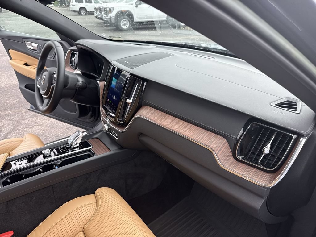 Used 2023 Volvo XC60 B5 Ultimate w/ Climate Package FWD image 36