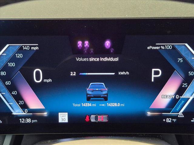 Used 2024 BMW iX xDrive50 w/ Premium Package AWD/4WD image 8