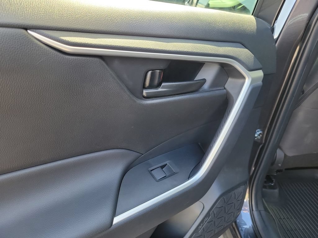 Used 2024 Toyota RAV4 LE AWD/4WD image 19