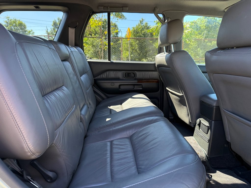 Used 2000 INFINITI QX4 4WD image 10