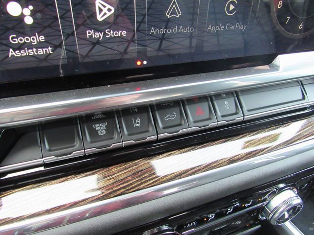 Used 2024 GMC Sierra 2500 SLE w/ SLE Convenience Package image 18