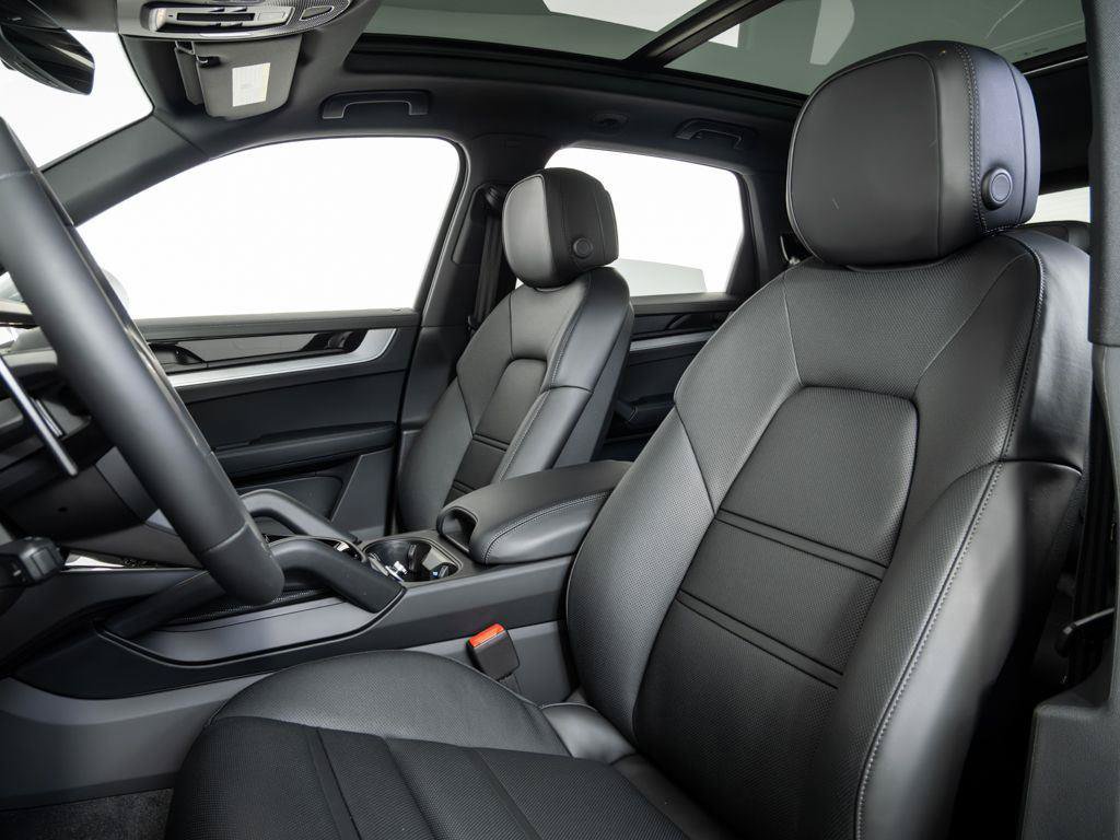 New 2026 Porsche Cayenne S AWD/4WD image 5