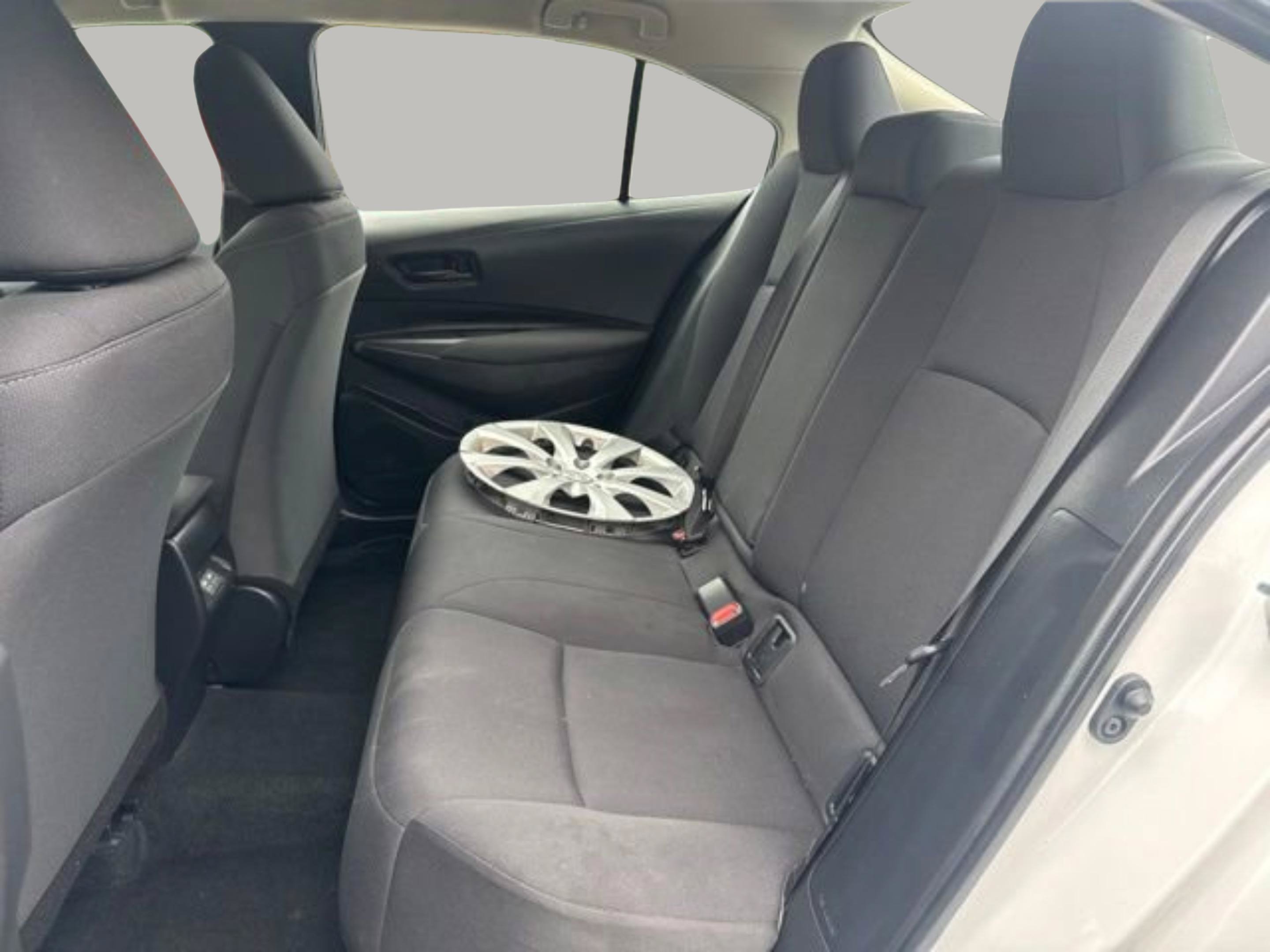 Used 2025 Toyota Corolla LE FWD image 28