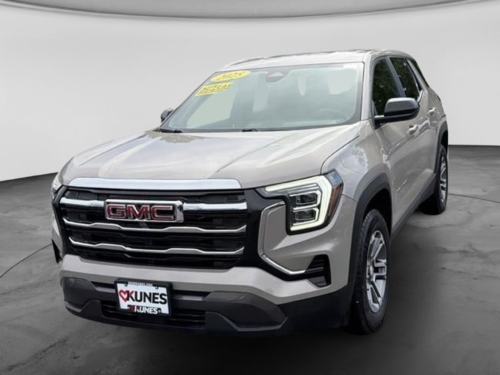 Used 2025 GMC Terrain Elevation AWD/4WD image 4