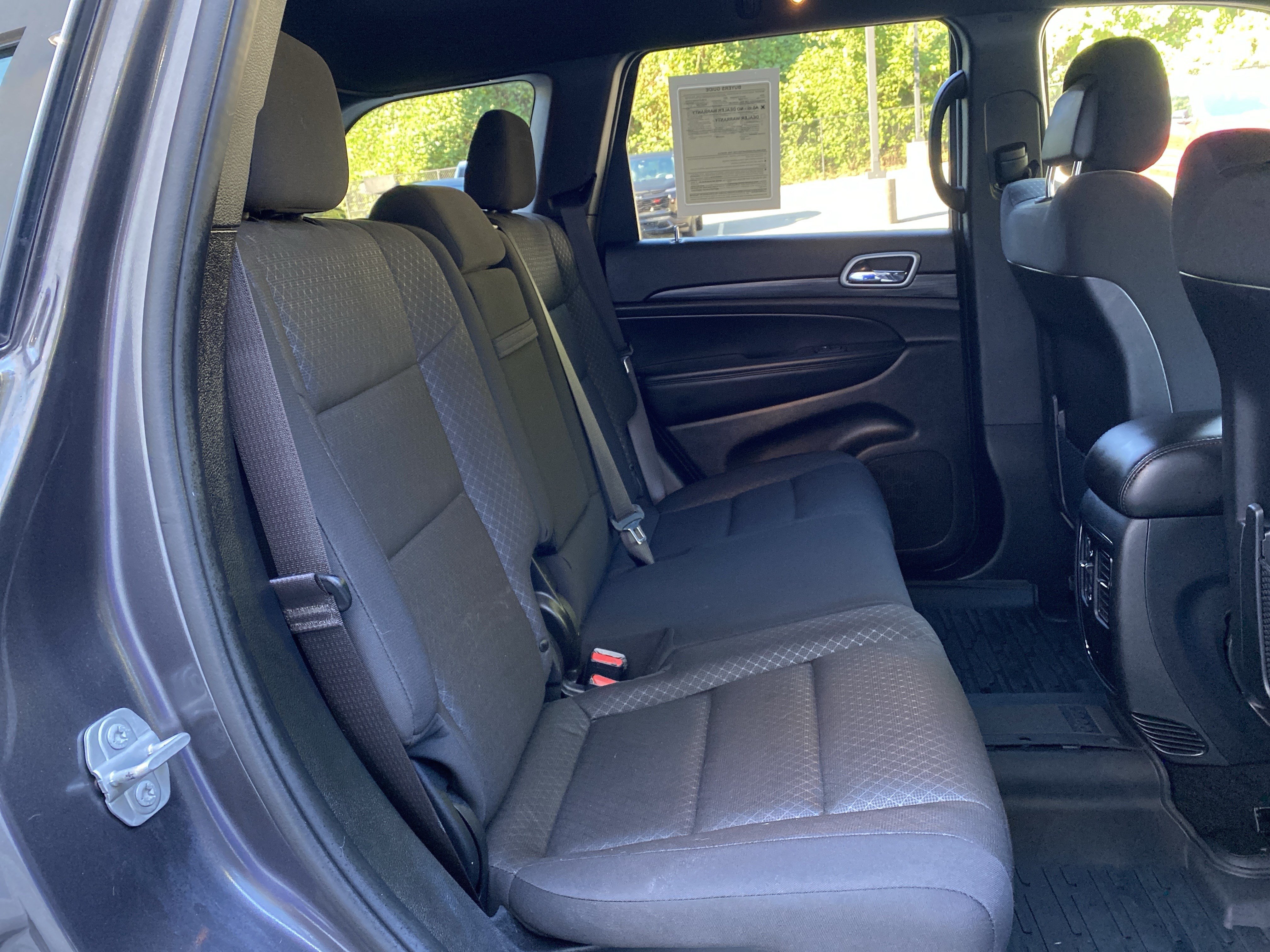 Used 2021 Jeep Grand Cherokee Laredo AWD/4WD image 36