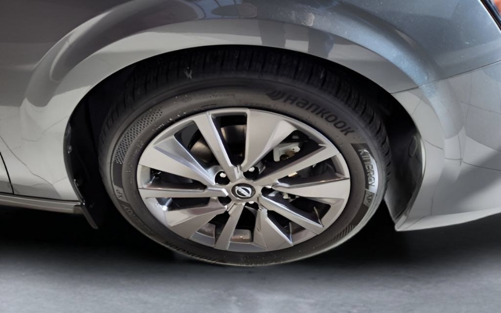 New 2026 Nissan Sentra SL w/ Floor Mat Package FWD image 46