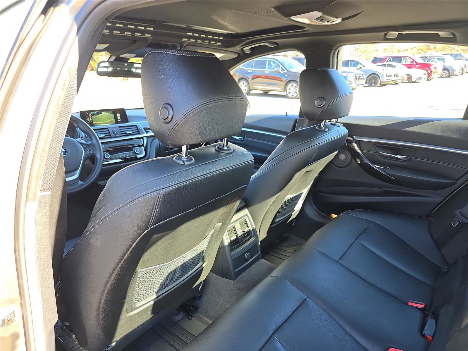 Used 2016 BMW 340i xDrive Sedan image 17