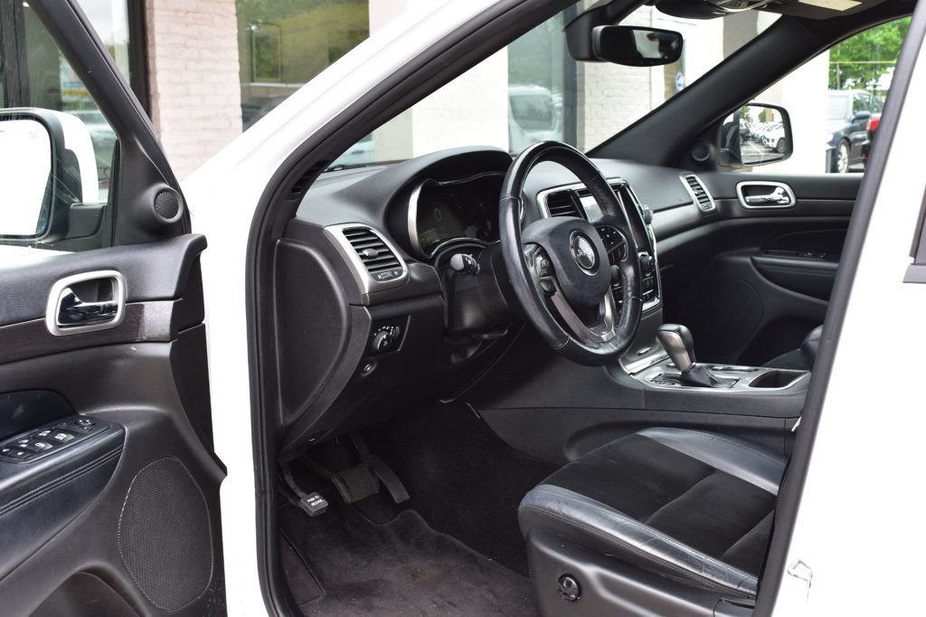 Used 2018 Jeep Grand Cherokee Altitude AWD/4WD image 14