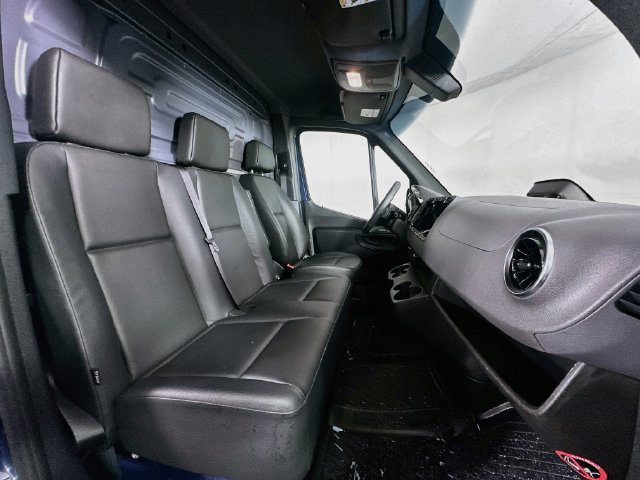 Used 2025 Mercedes-Benz Sprinter 2500 image 21