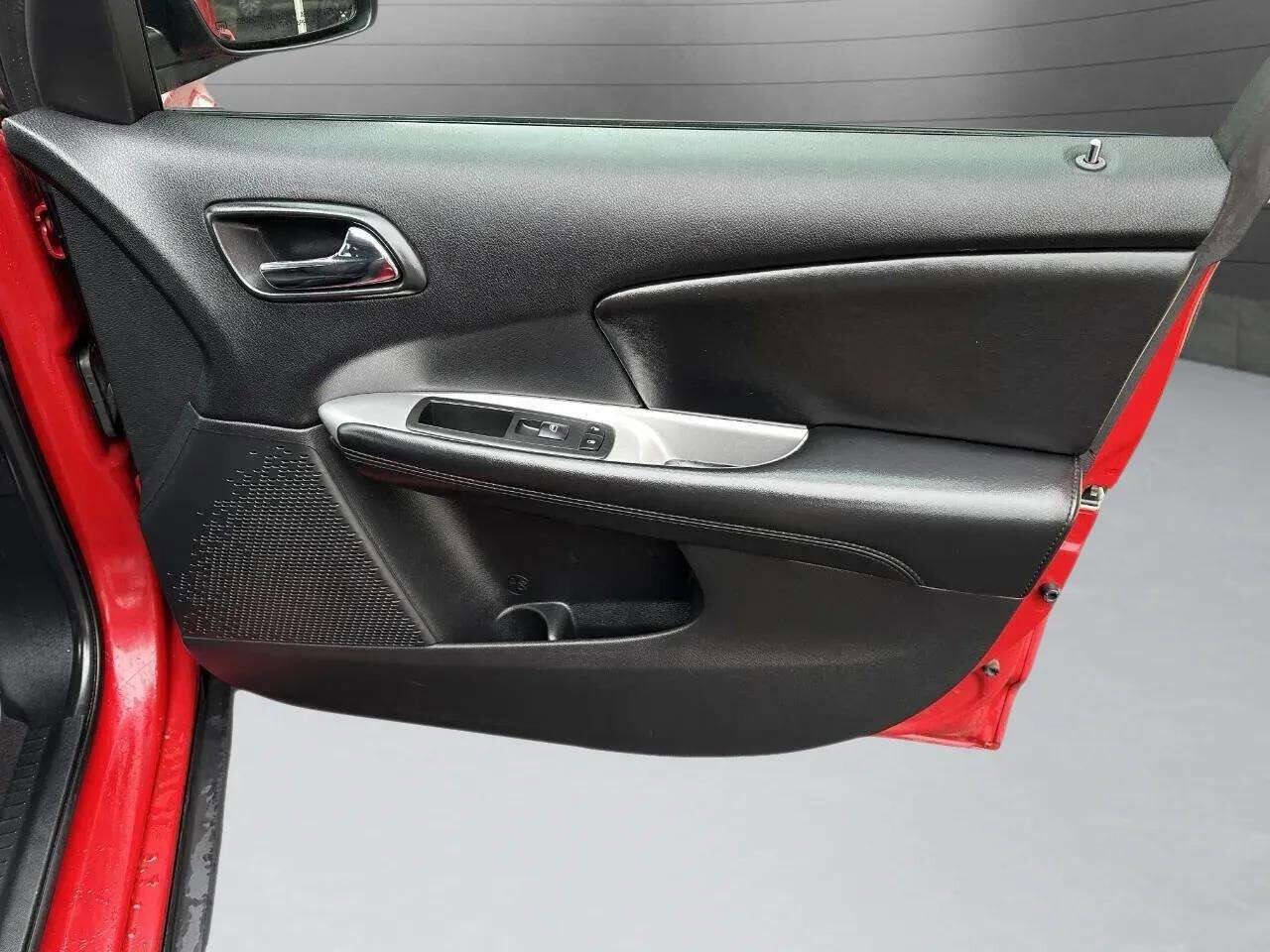 Used 2020 Dodge Journey SE FWD image 21
